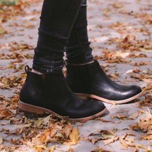 Kork-Ease Velma Black Leather Bootie Size 8